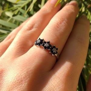 NWOT 925 sterling silver black spinel flower ring